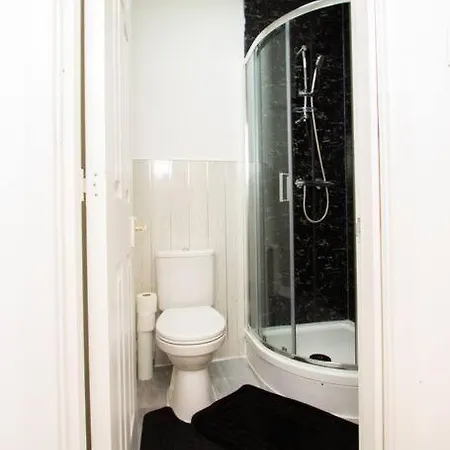 2 - Stylish Private In A Shared House * Sheffield