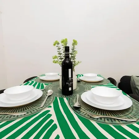 2 - Stylish Private In A Shared House *