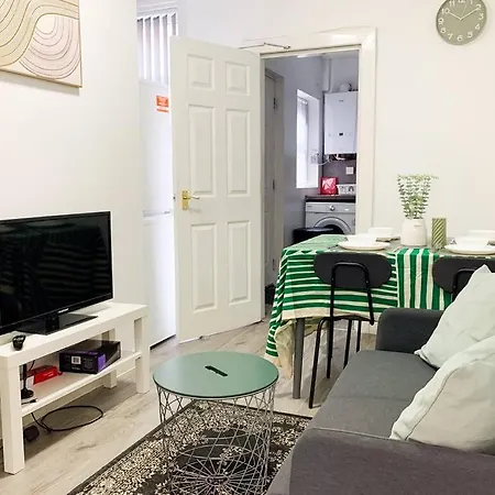 2 - Stylish Private In A Shared House *