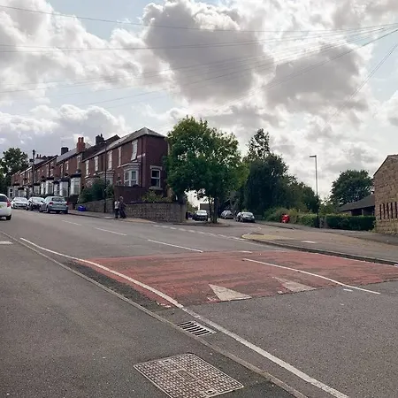2 - Stylish Private In A Shared House * Sheffield