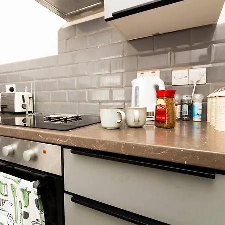 2 - Stylish Private In A Shared House *